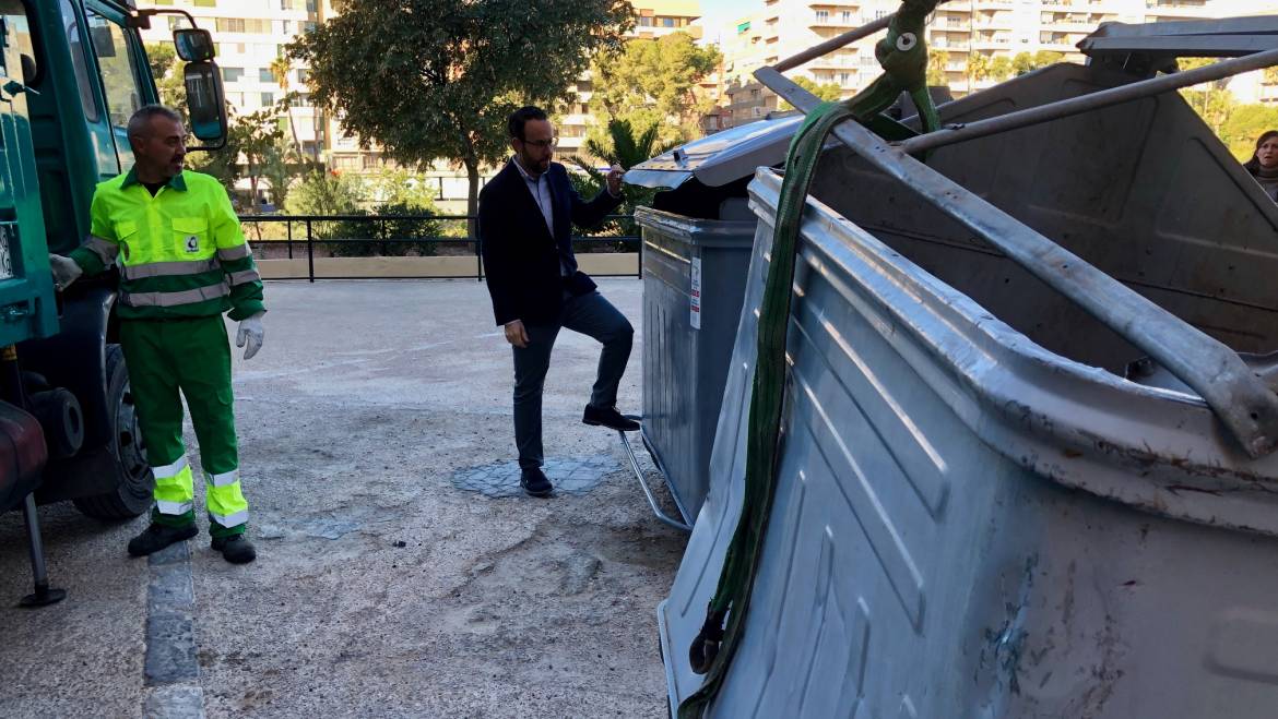 Instalados 150 nuevos contenedores en los núcleos urbanos y reparados 213 de los caminos del Camp d’Elx