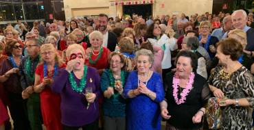 Se celebra un año más la fiesta de Noche Vieja para Mayores