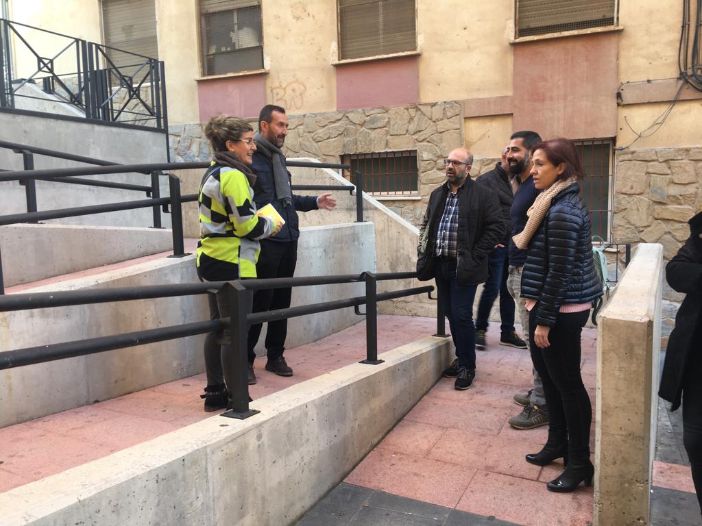 El Equipo de Gobierno Municipal acuerda con los vecinos acciones para regenerar el barrio de Porfirio Pascual