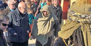 Visita de Reyes y concejal de Fiestas a Belén Viviente
