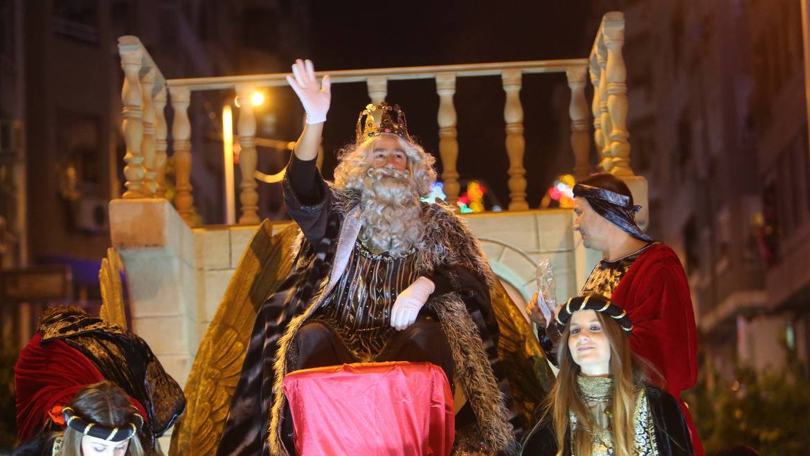 Se ponen a la venta las sillas para la Cabalgata en las casetas del Paseo de la Estación