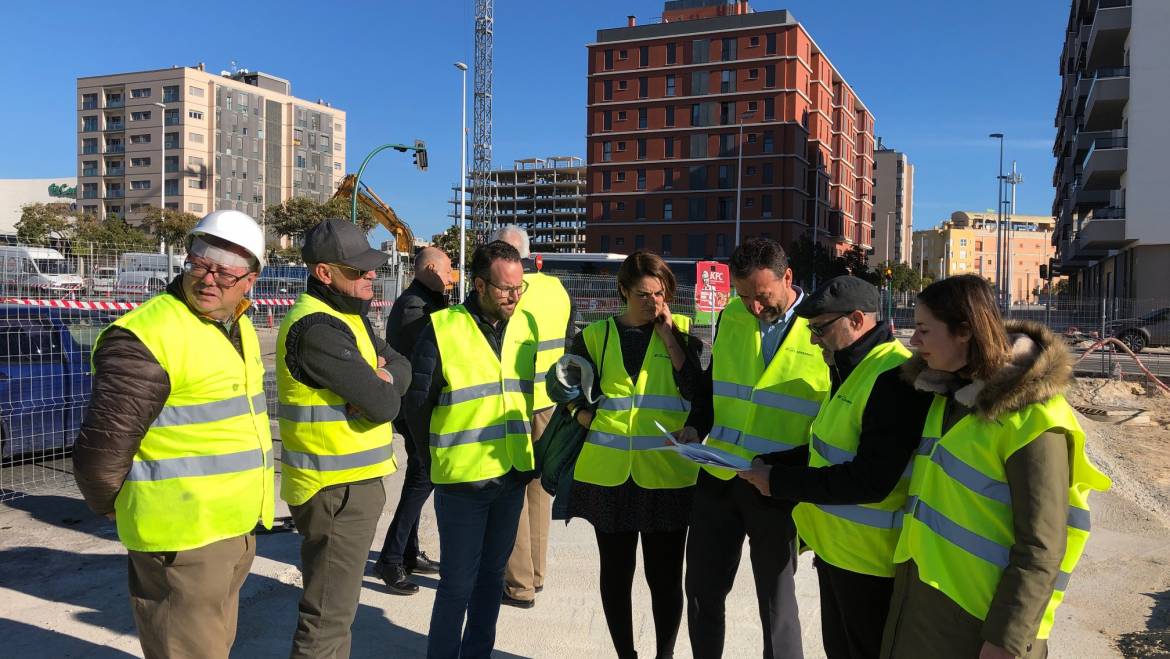 La rotonda de l’hospital del Vinalopó estarà llesta el vinent mes de març