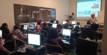 Mujeres ilicitanas participan en el Taller sobre «Seguridad y Confianza en la Red»