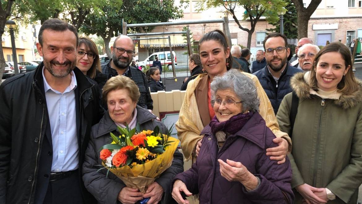 L’Ajuntament reconeix el compromís social i sindical de Carmen Campello amb la inauguració d’un jardí en Carrús