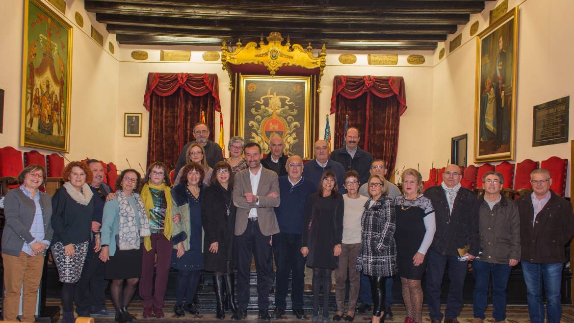 Reconocimiento al trabajo de funcionarios jubilados