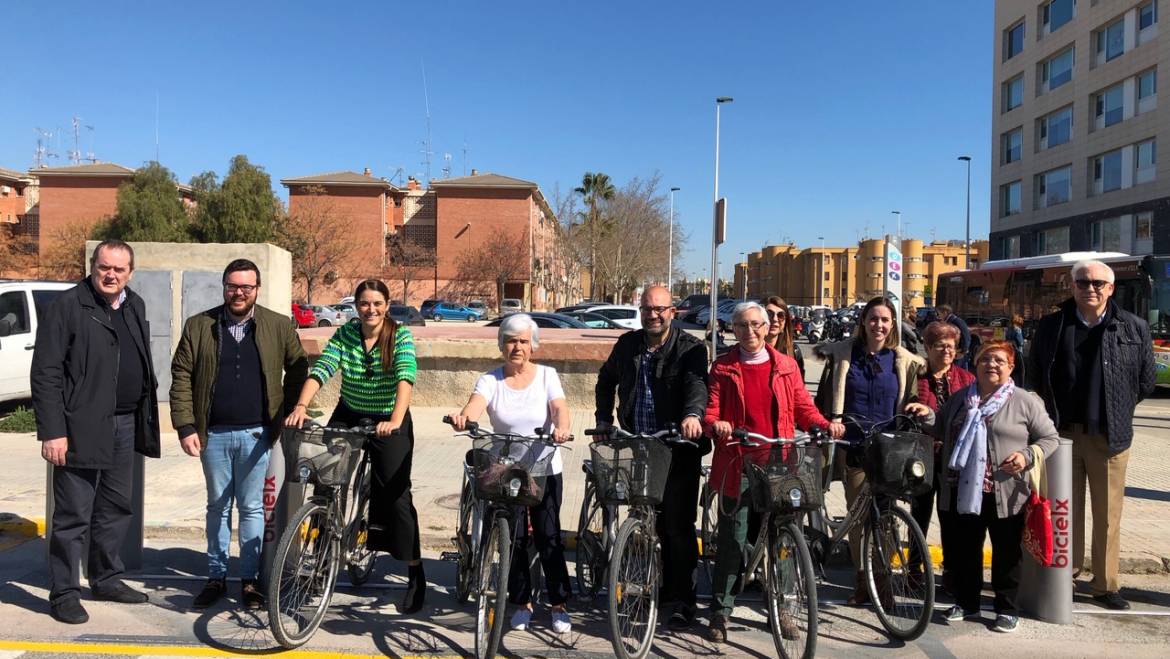 Inaugurada frente al Palacio de Justicia la estación número 43 de BiciElx que también dará servicio al barrio de Los Palmerales