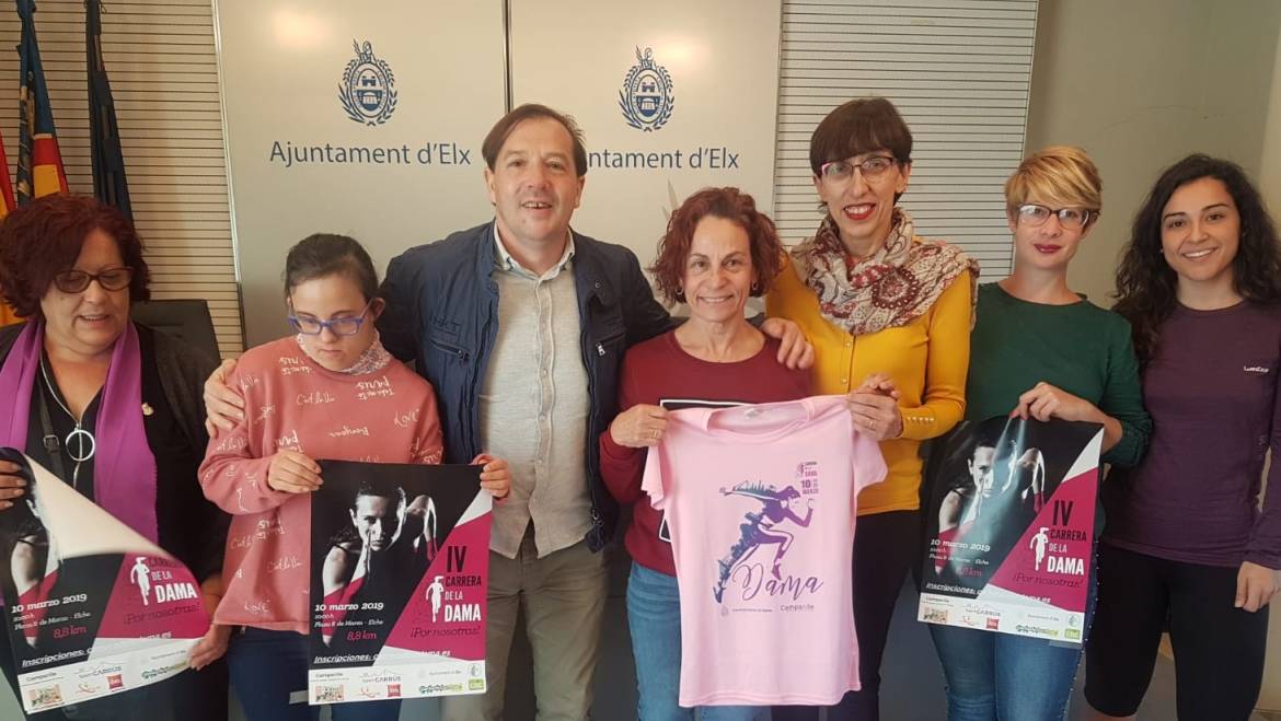La IV Carrera de la Dama reúne a más de doscientas corredoras