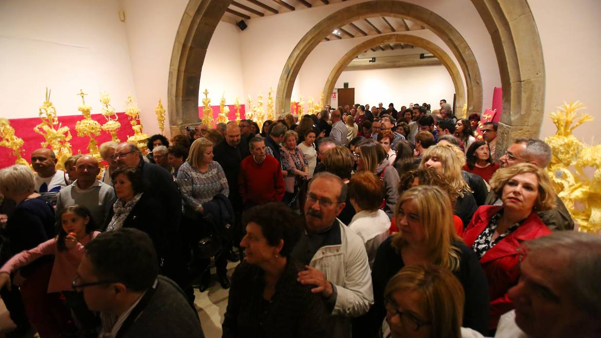 Francisca Teresa Díez logra el primer premio en las modalidades  de “Artesanía” y “Miniaturas” del concurso de palma blanca