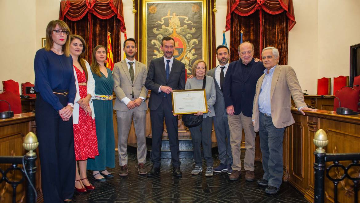 El Ayuntamiento de Elche nombra Hijo Predilecto al periodista y escritor Vicente Verdú