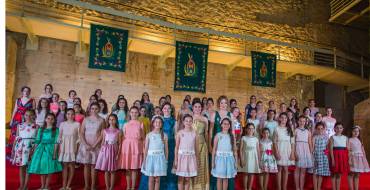 Las candidatas a reinas y damas de las Fiestas de Elche 2019 viven su primera puesta de largo en el Palacio de  Altamira