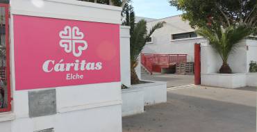 El Ayuntamiento destina 170.000 euros a Cáritas y aprueba el Plan Municipal de Personas sin hogar