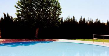 Tancament de la piscina coberta del poliesportiu Isabel Fernández