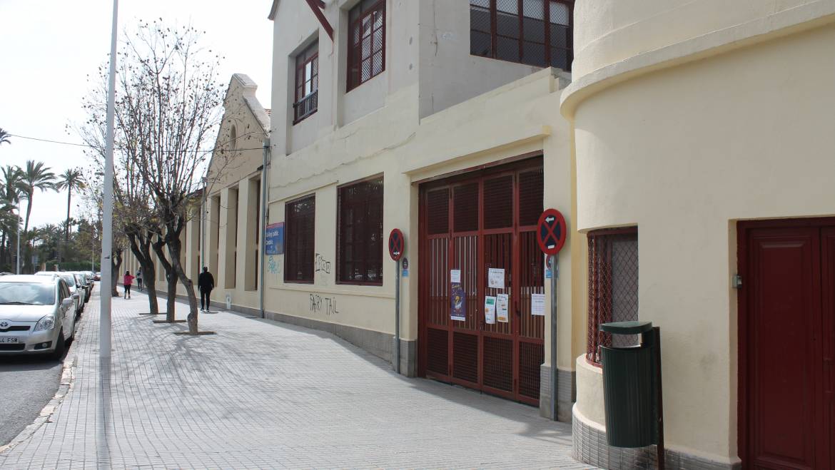 Las clases no se suspenden excepto en el colegio de Las Bayas y en el instituto de Torrellano