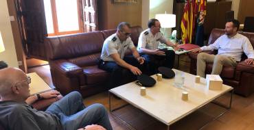 El alcalde recibe al comisario de Policía con motivo de su nuevo destino