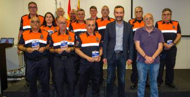 Entrega de acreditaciones y distinciones a la Agrupación Local de Voluntarios de Protección Civil