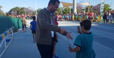 La XXVI Milla Escolar reúne 1.200 participantes en el estadio de atletismo Manolo Jaén