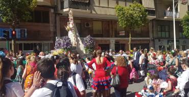 El alcalde, Carlos González, acompaña a la comunidad andaluza en la romería del Rocío