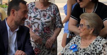 El alcalde y la concejala de Mayores felicitan a una ilicitana que cumple 100 años