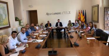 El primer acuerdo del Equipo de Gobierno es crear la oficina municipal para poner en marcha la rehabilitación de mil viviendas