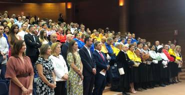 El alcalde y la concejala de Educación y Universidad asisten a la clausura del curso en la UMH
