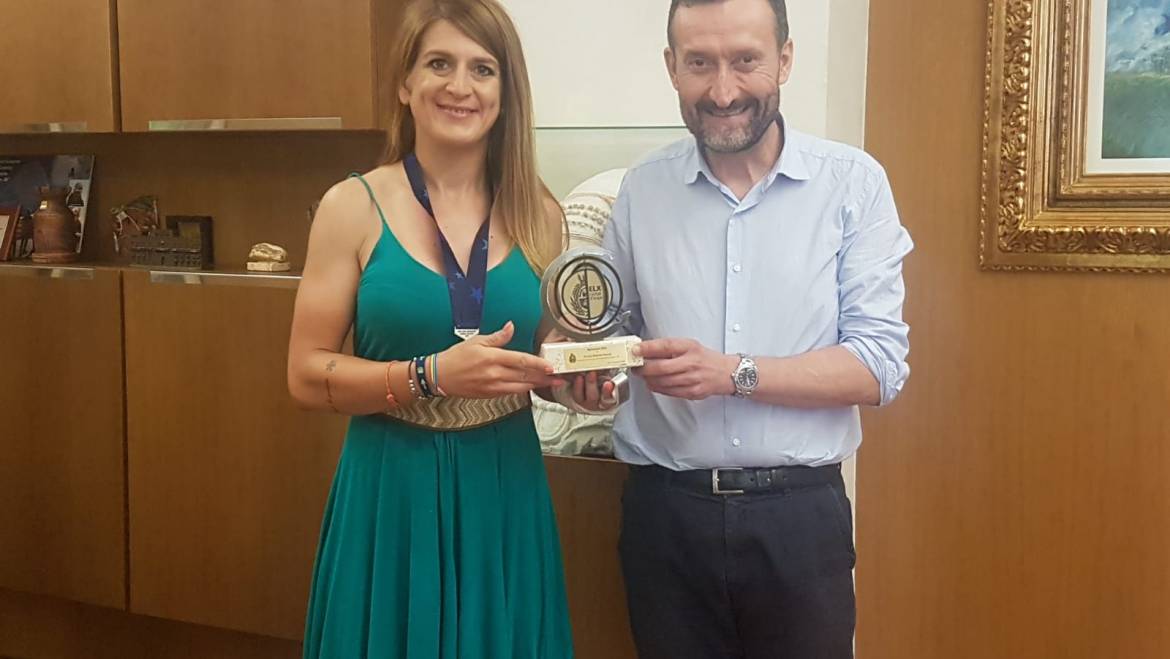 Carlos González recibe a Ariadna Ródenas, subcampeona de Europa de Ultramaratón en categoría Máster-30