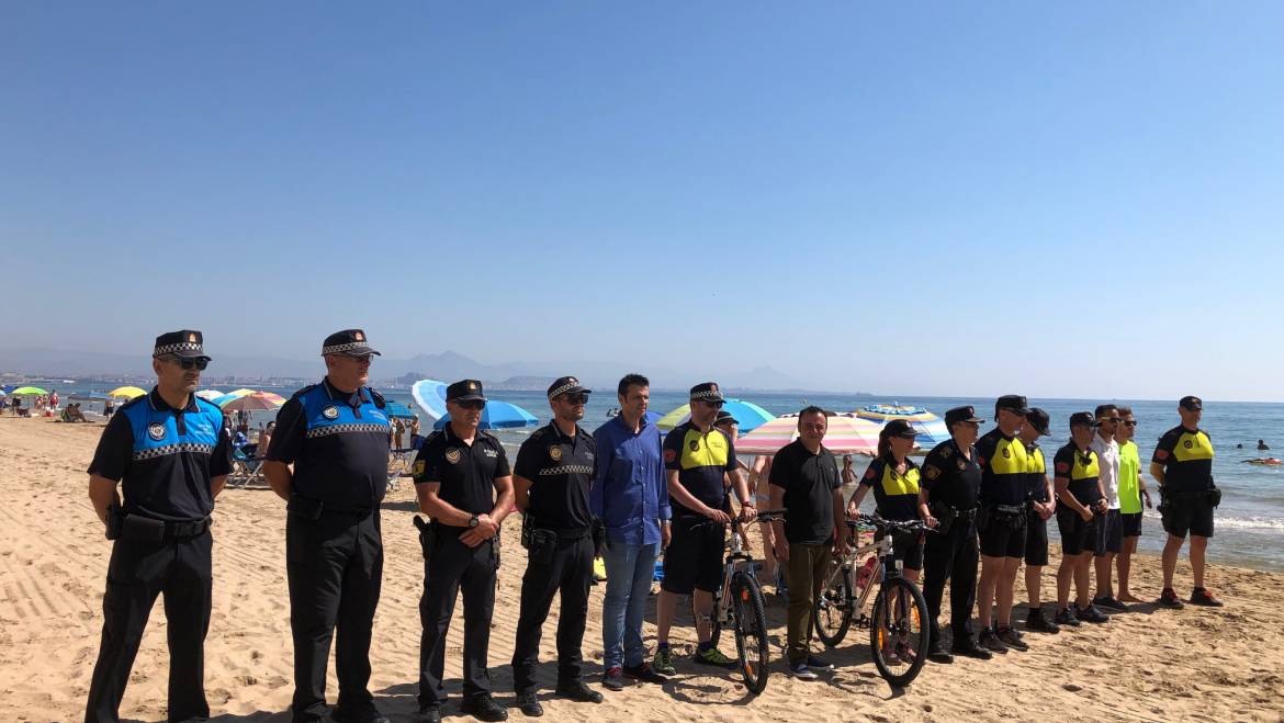 Un total de 40 agents vetlaran fins al 8 de setembre per millorar la seguretat a les platges il·licitanes