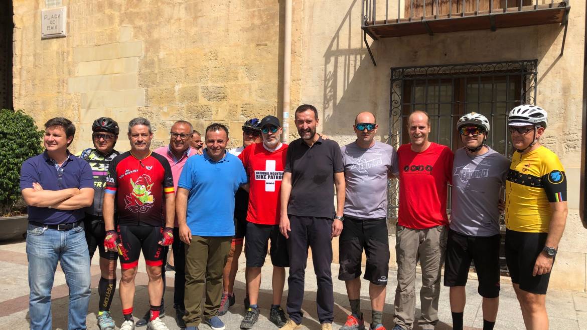 2.000 ciclistes de muntanya defensen el seu compromís i respecte amb el medi natural en una manifestació a Elx