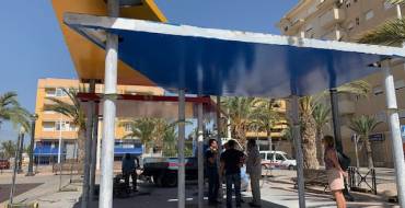 El Ayuntamiento crea una pérgola de 40 m² para generar sombra en el Jardí de Lola Puntes
