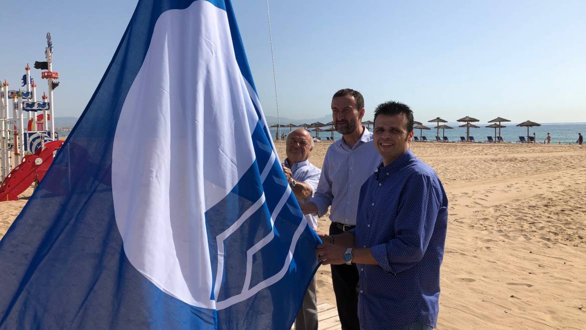 Elx tornarà a lluir cinc banderes blaves aquest estiu