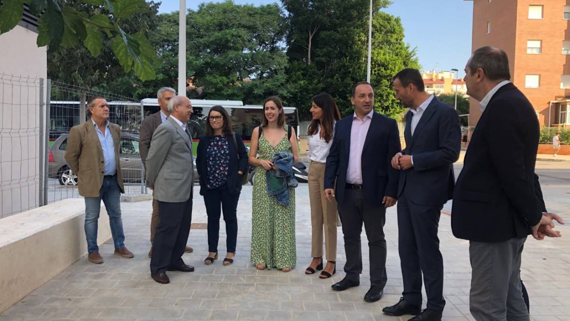 El alcalde y el conseller de Vivienda asisten al inicio de las obras del tercer bloque de San Antón