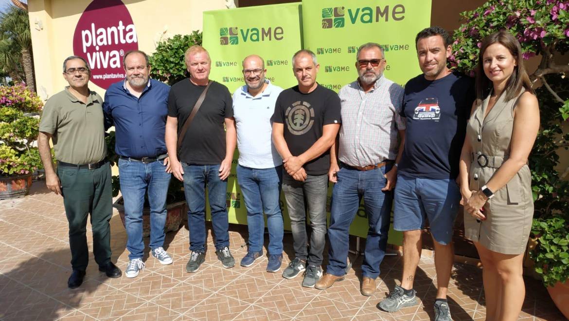 Felip Sànchez es reuneix amb la junta directiva de VAME per a donar suport a el negoci exportador dels vivers