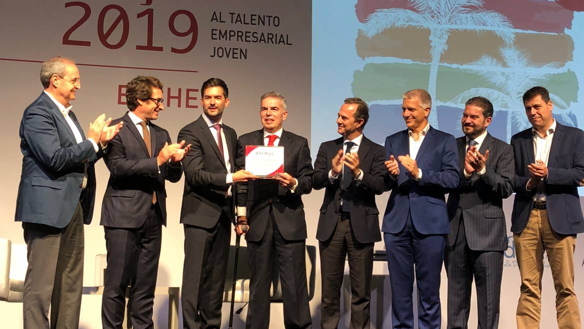 Un laboratorio de prótesis dentales de Elda gana el premio JOVEMPA al talento empresarial joven en su XXV edición
