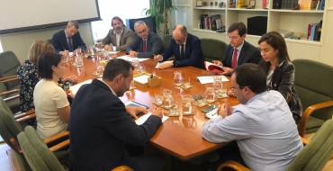 Adif prepara las pruebas de seguridad con trenes de pasajeros en la línea del AVE Madrid-Elche
