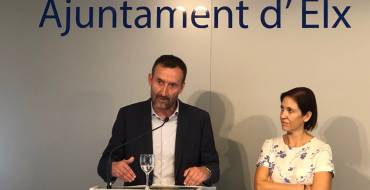 Carlos González: “Pronto Renfe estará vendiendo billetes de la línea del AVE entre Elche y Madrid