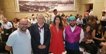 El pregón y la proclamación de cargos  dan inicio a las fiestas del Pilar en Elche