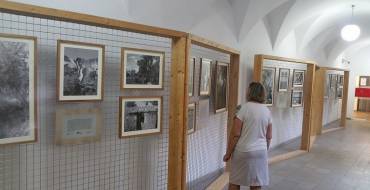 La Biblioteca Pedro Ibarra inaugura la exposición de Paco Cascales
