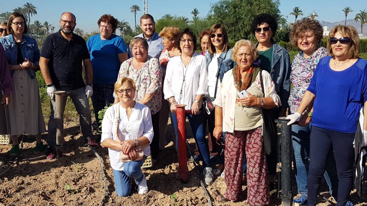 Els regidors de Desenvolupament Rural i Igualtat acompanyen les dones del Camp d’Elx en el Dia Internacional de la Dona Rural