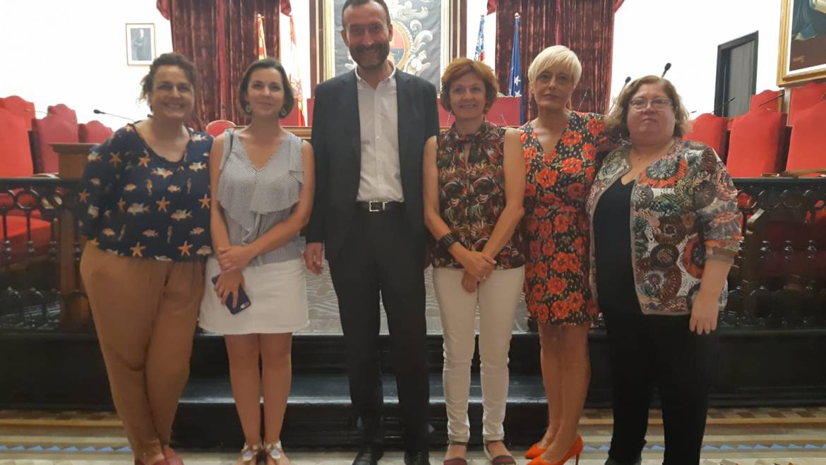 El alcalde aboga por un sistema de pensiones sostenible y servicios públicos de calidad en el Día de las Personas Mayores