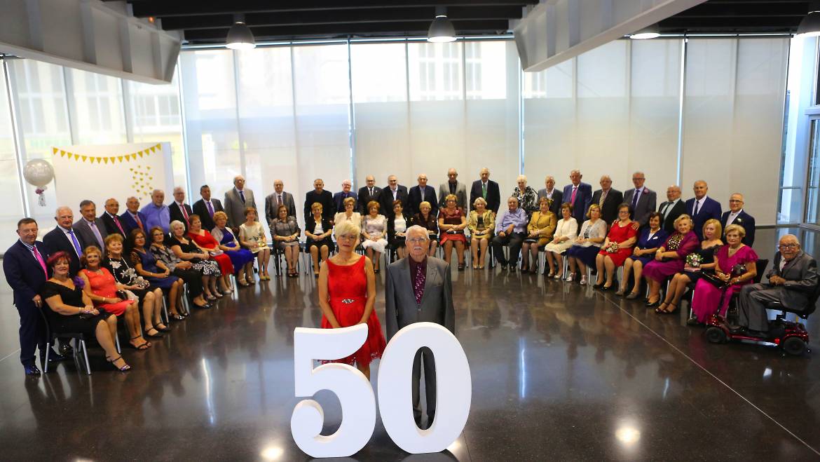 Veintiséis parejas ilicitanas  celebran sus bodas de oro  el Centro de Congresos