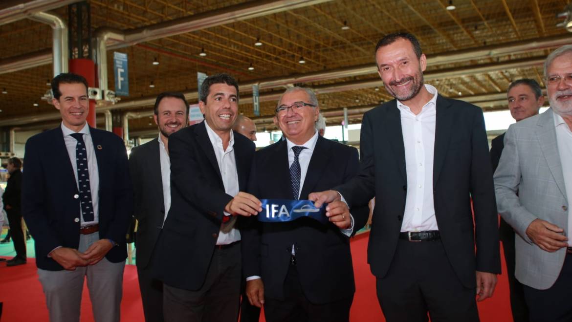 El alcalde de Elche asiste a la inauguración de la 42 edición de Futurmoda