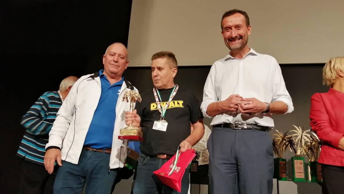 El alcalde participa en la entrega de premios del XXV campeonato de dominó que ha reunido en Elche a más de 400 participantes
