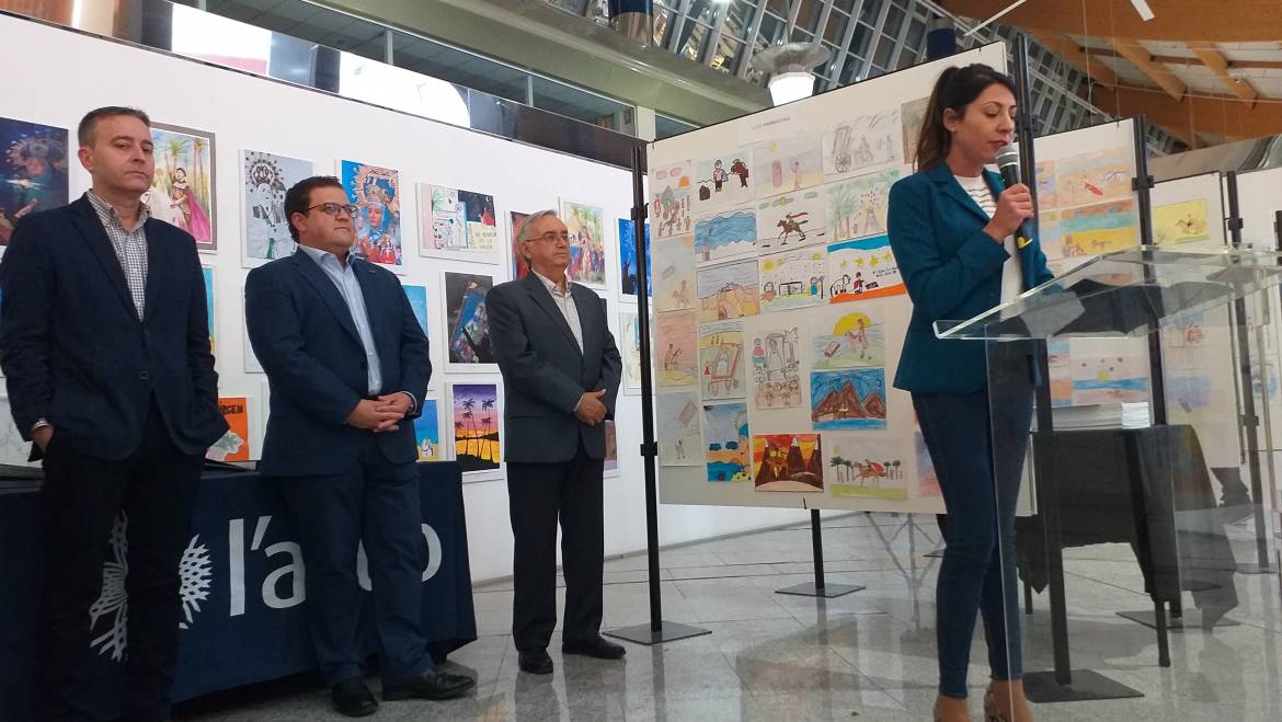 La imatge guanyadora del VI Certamen del Cartell Institucional de la Societat Vinguda de la Verge mostra a la patrona al costat de Cantó en un fons marí nocturn