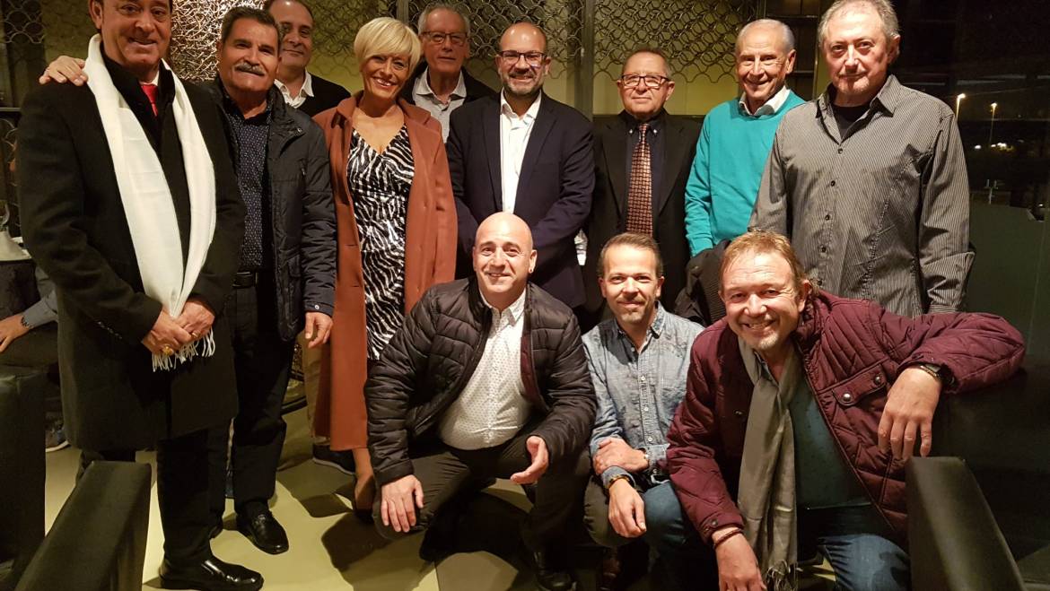 La Agrupación de Peluqueros de Caballeros de Elche celebra su cena anual en honor a San Martín de Porres