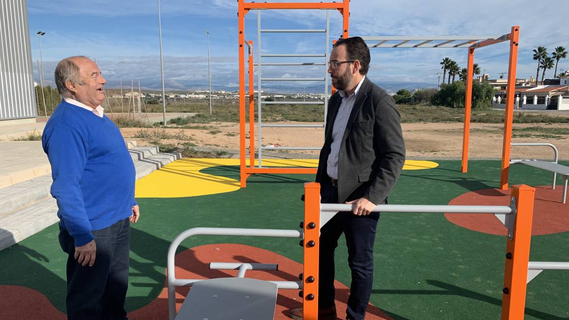 El Ayuntamiento invierte 35.000 euros en un parque de calistenia para El Altet
