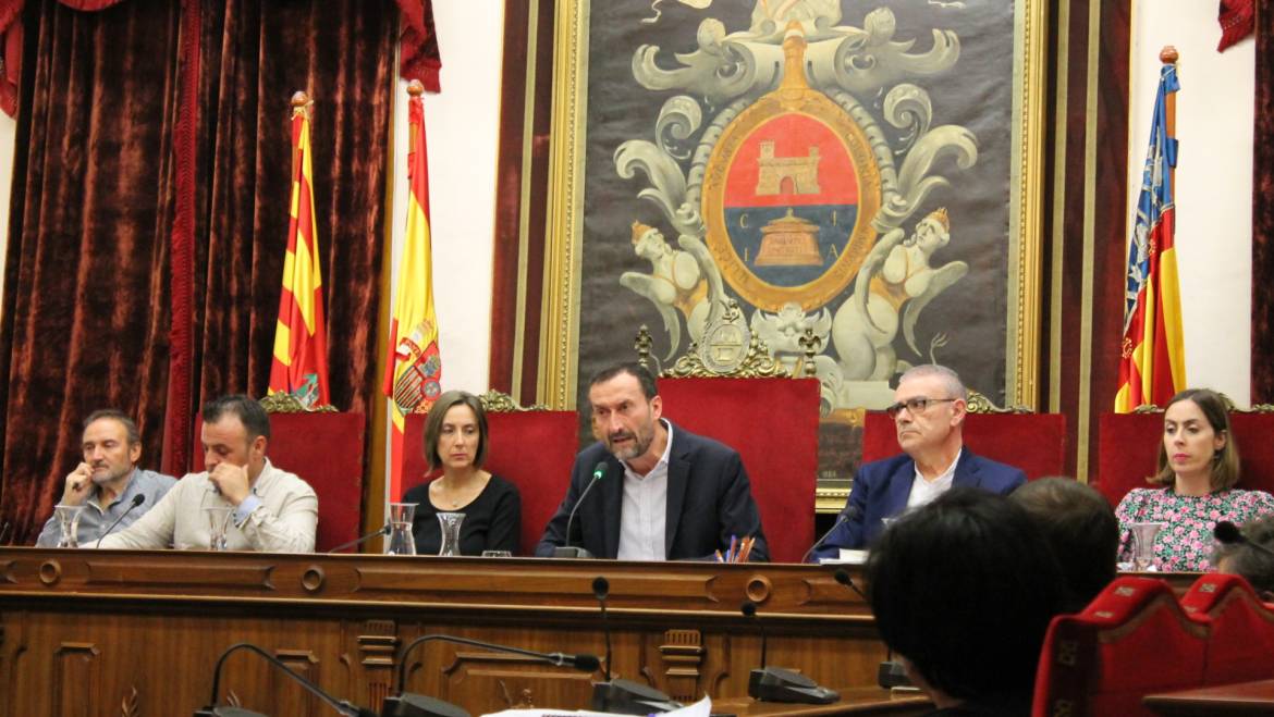 Los vecinos toman la palabra y exponen sus preocupaciones en el primer debate de la legislatura sobre el Estado del Municipio