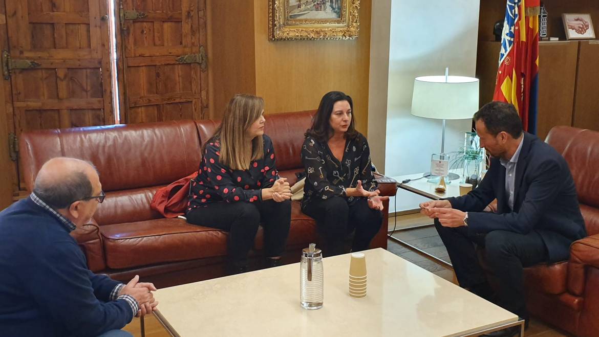 L’alcalde rep la nova presidenta de l’Associació de Periodistes de la Província d’Alacant