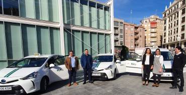 Elche moderniza sus taxis y apuesta por vehículos más sostenibles y accesibles