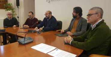 Comercio acuerda financiar con 21.700 euros la iluminación navideña de la avenida de Novelda, Nit de l’Albà-Diagonal y Sector V