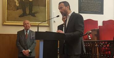 El alcalde distingue al arquitecto Jesús Melendro como ‘ilicitano ausente 2019’
