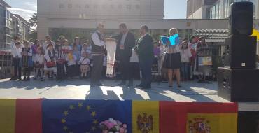 La comunidad rumana de Elche celebra su Día Nacional con poesías, canciones y bailes